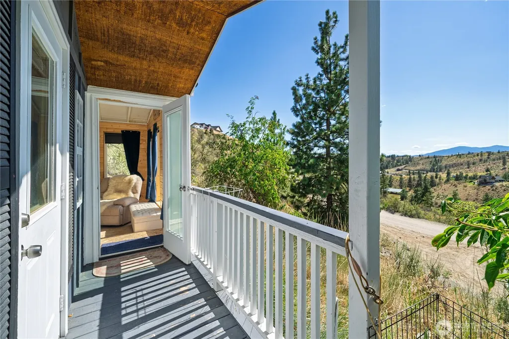 1478 Lodge Pole Rd Road Chelan WA 98816