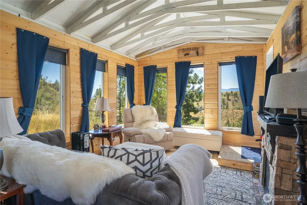 1478 Lodge Pole Rd Road Chelan WA 98816