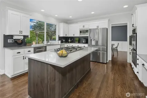 2218 274th Court SE Sammamish WA 98075