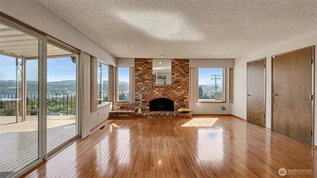 8208 S 124th Street Seattle WA 98178