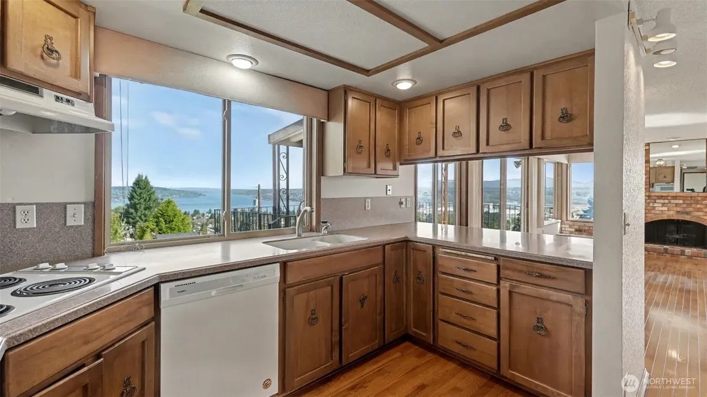 8208 S 124th Street Seattle WA 98178