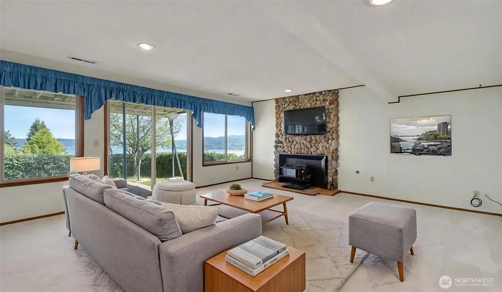 8208 S 124th Street Seattle WA 98178