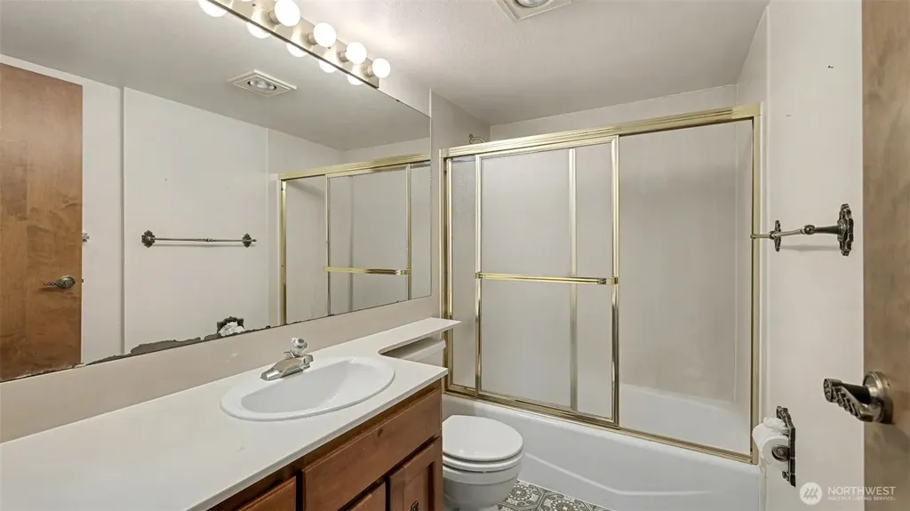 8208 S 124th Street Seattle WA 98178