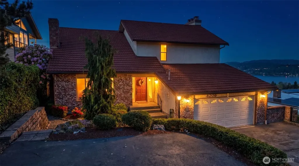 8208 S 124th Street Seattle WA 98178
