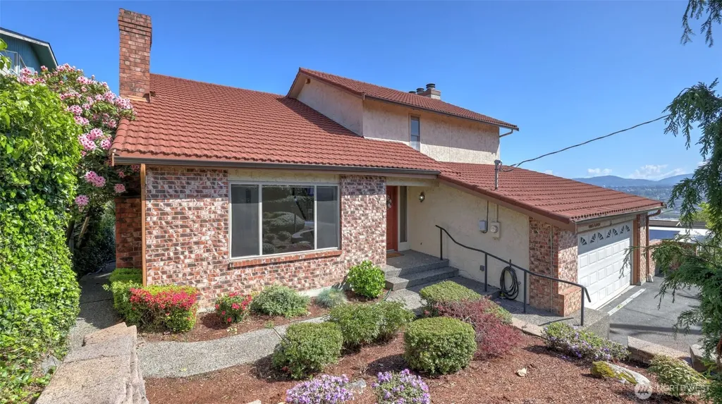 8208 S 124th Street Seattle WA 98178