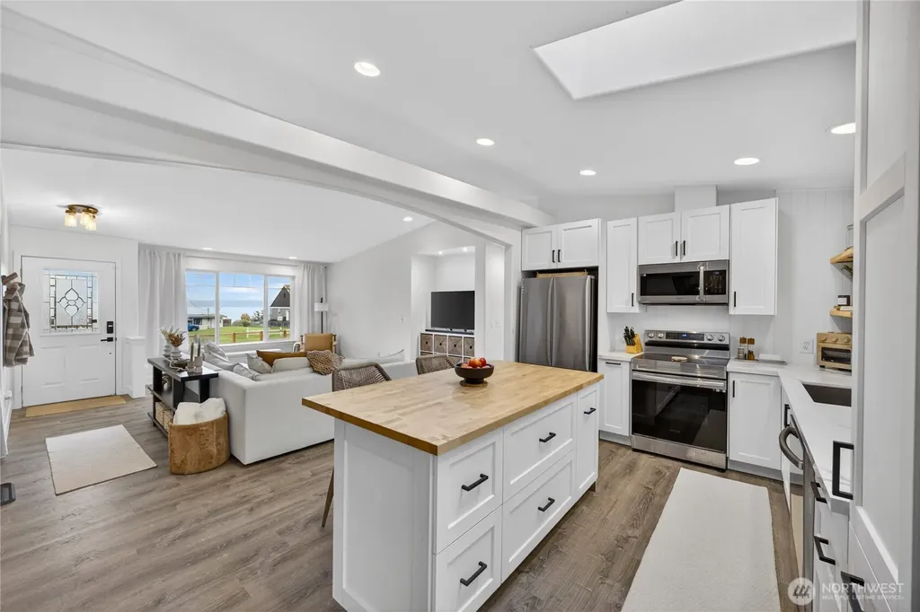 1584 Country Club Drive Camano Island WA 98282