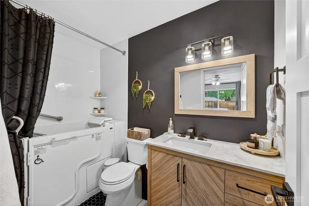 1584 Country Club Drive Camano Island WA 98282