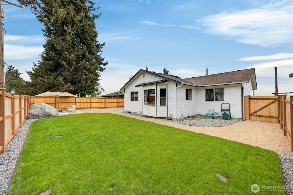 1584 Country Club Drive Camano Island WA 98282