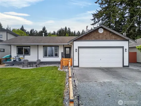 1584 Country Club Drive Camano Island WA 98282