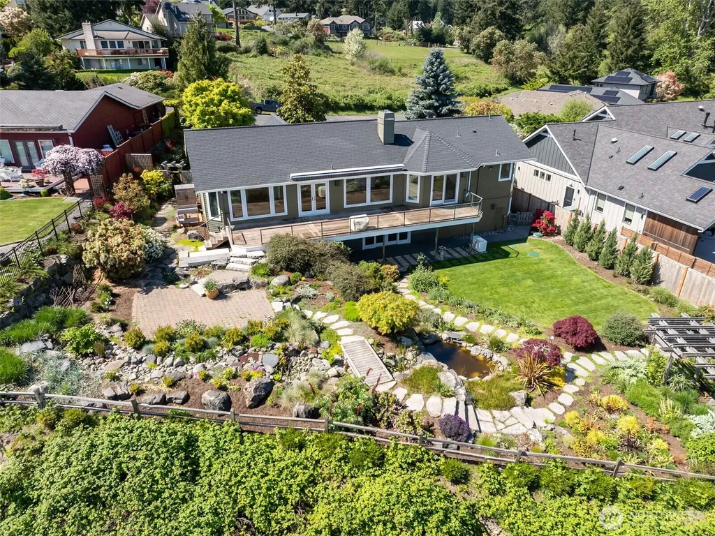 1529 13th Court Fox Island WA 98333