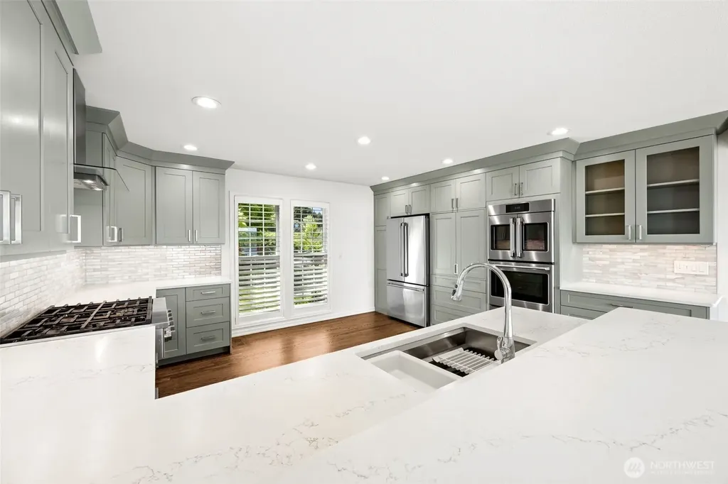 1529 13th Court Fox Island WA 98333