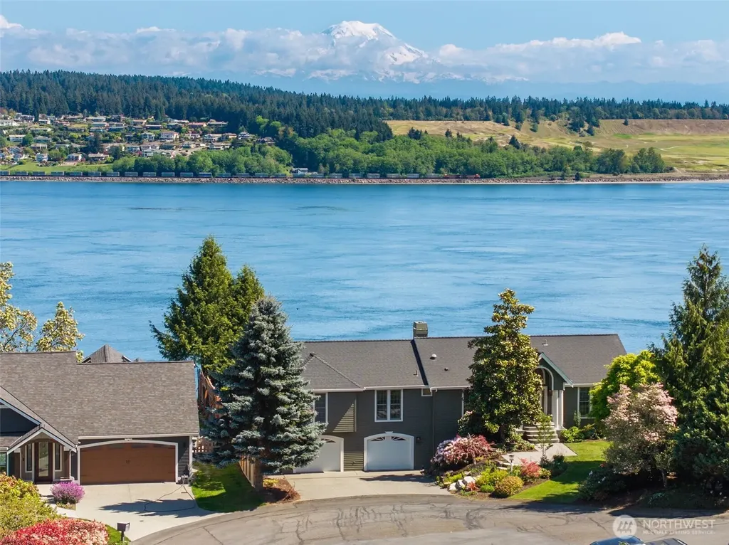 1529 13th Court Fox Island WA 98333