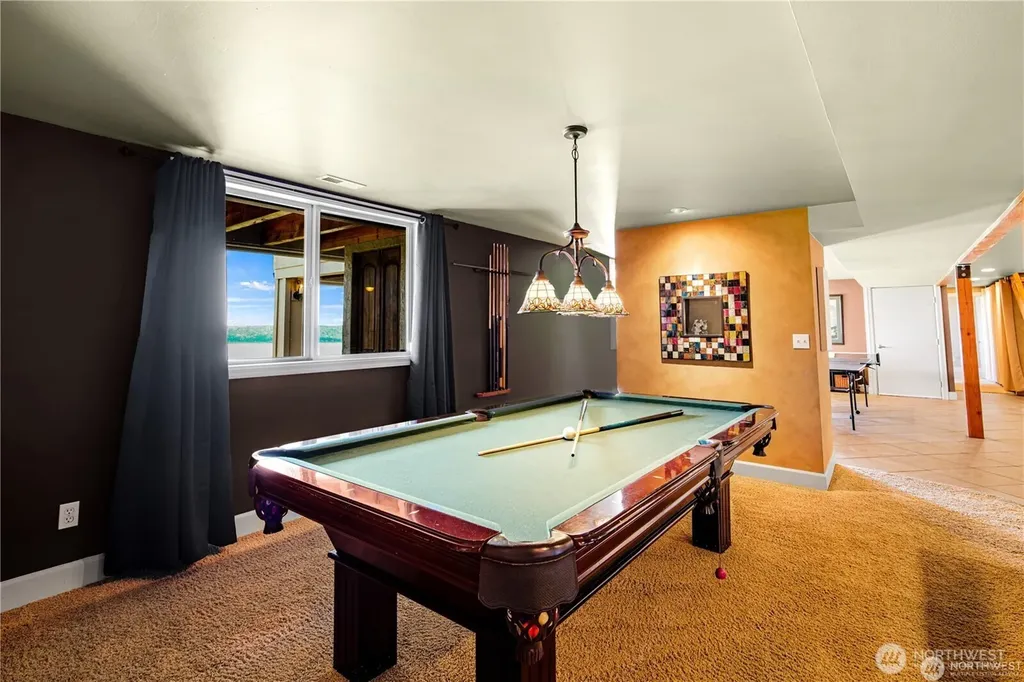 4702 Browns Point Boulevard NE Tacoma WA 98422