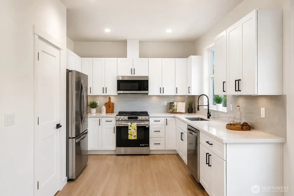 11014 6th Avenue W Everett WA 98204