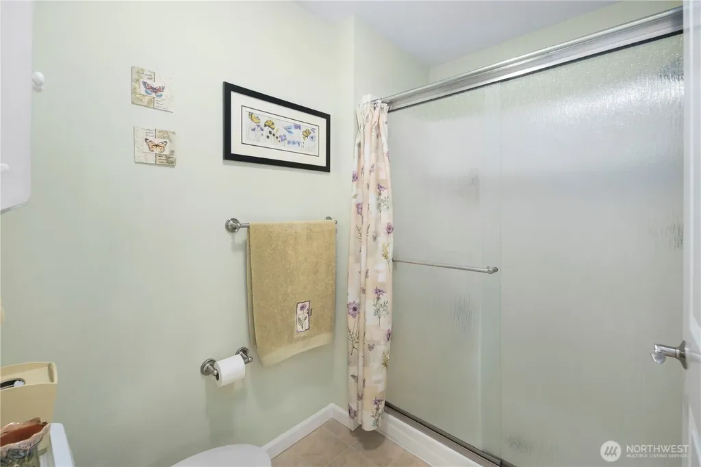 981 E Lakeshore Drive Allyn WA 98524