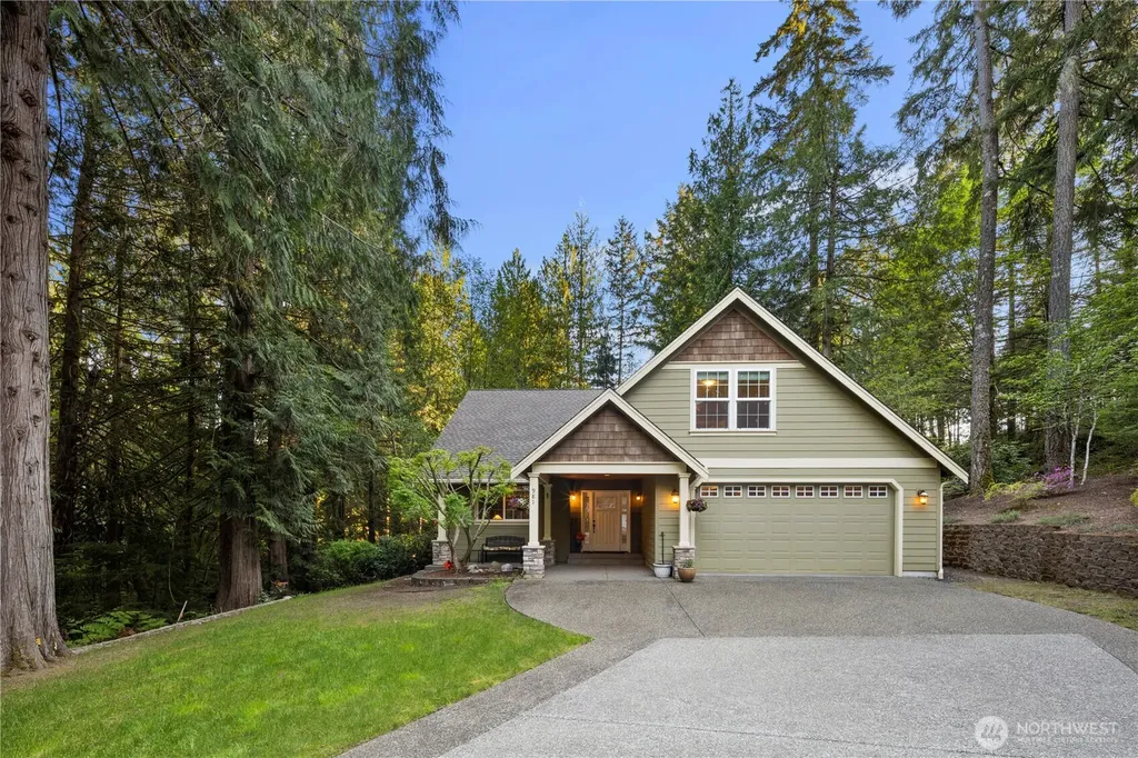 981 E Lakeshore Drive Allyn WA 98524