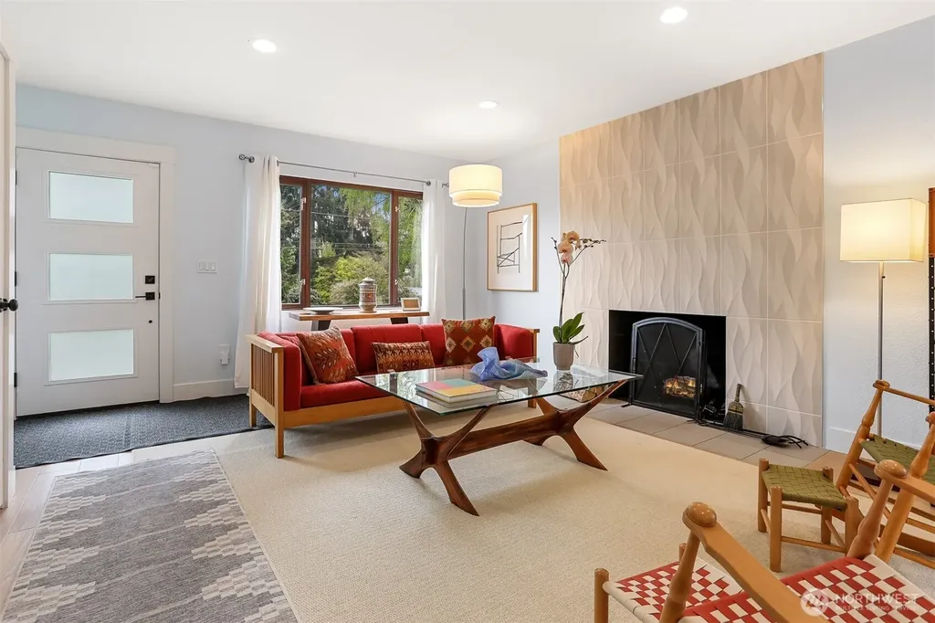 12328 38th Avenue NE Seattle WA 98125