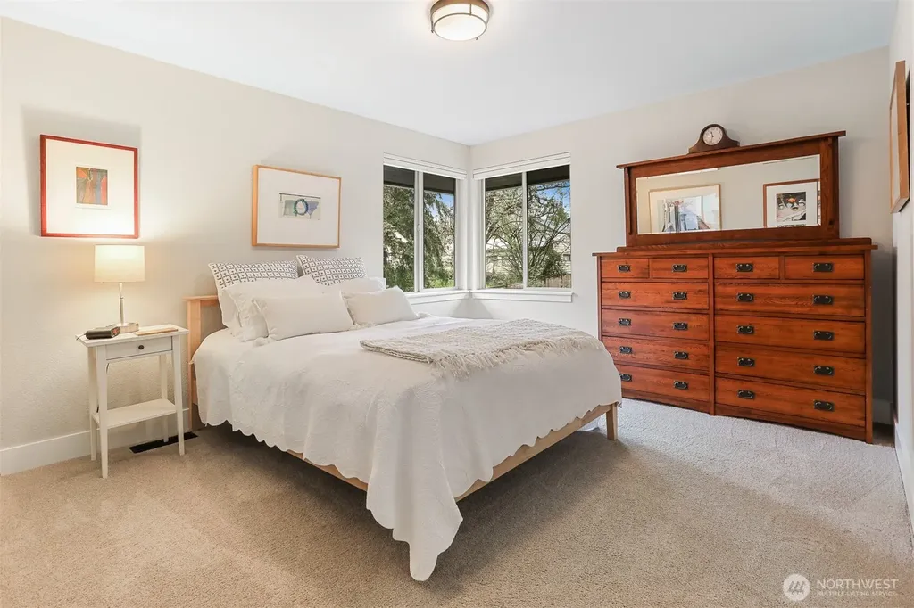 12328 38th Avenue NE Seattle WA 98125