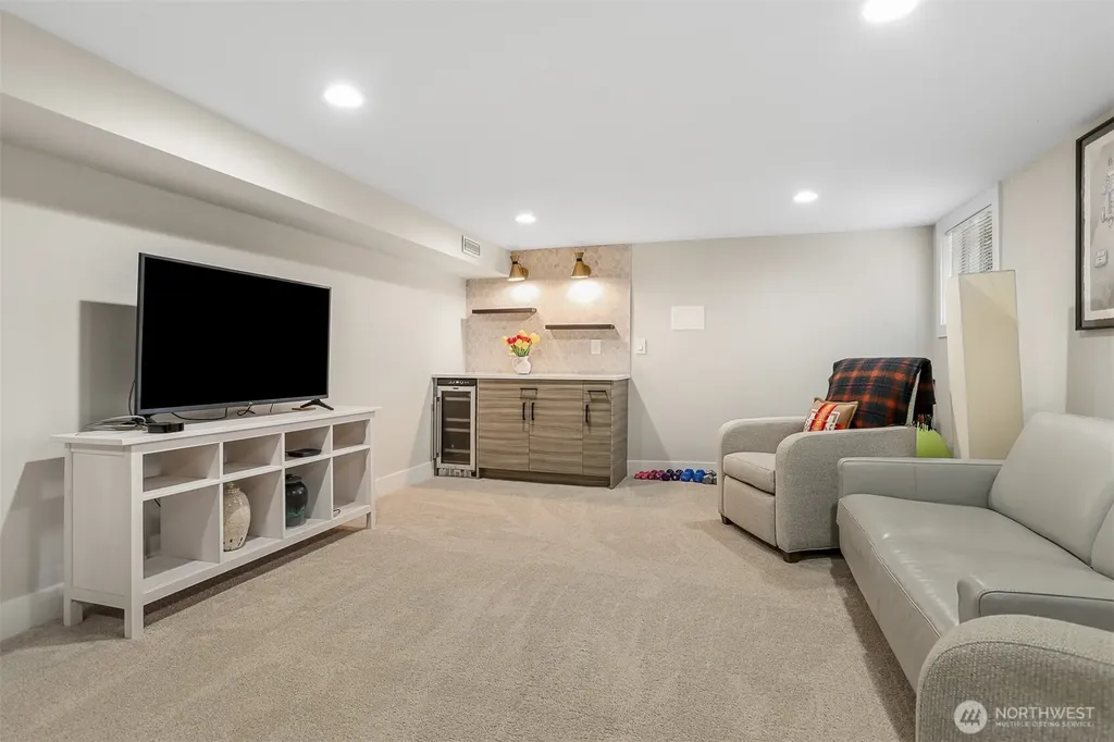 12328 38th Avenue NE Seattle WA 98125