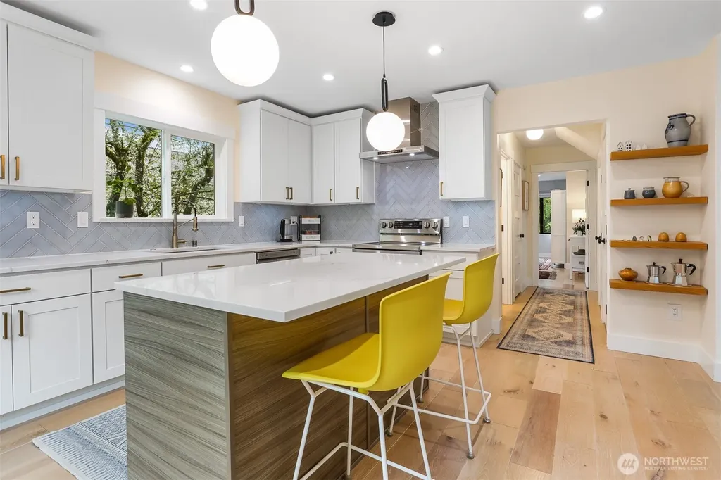 12328 38th Avenue NE Seattle WA 98125