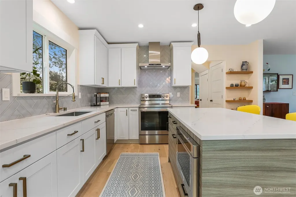 12328 38th Avenue NE Seattle WA 98125