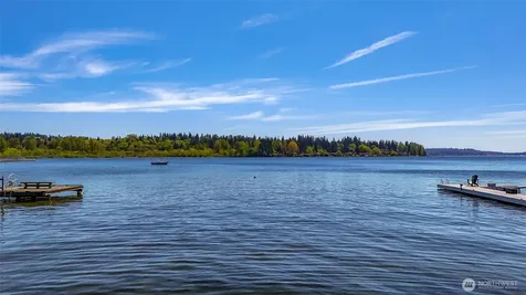 9039 NE Juanita Drive Kirkland WA 98034