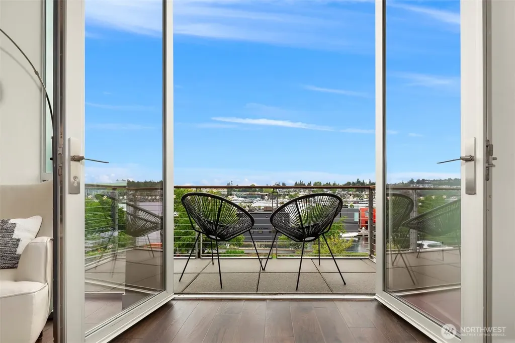 2834 Fairview Avenue E Seattle WA 98102