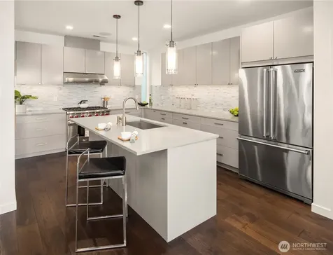 2834 Fairview Avenue E Seattle WA 98102