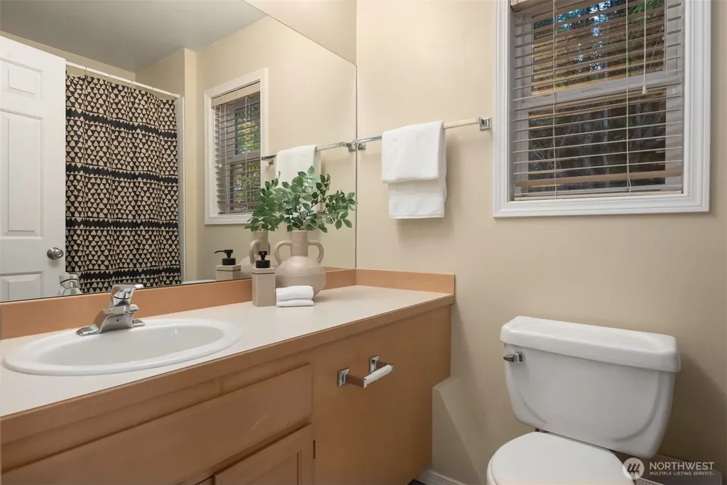 10835 Arroyo Beach Place SW Seattle WA 98146