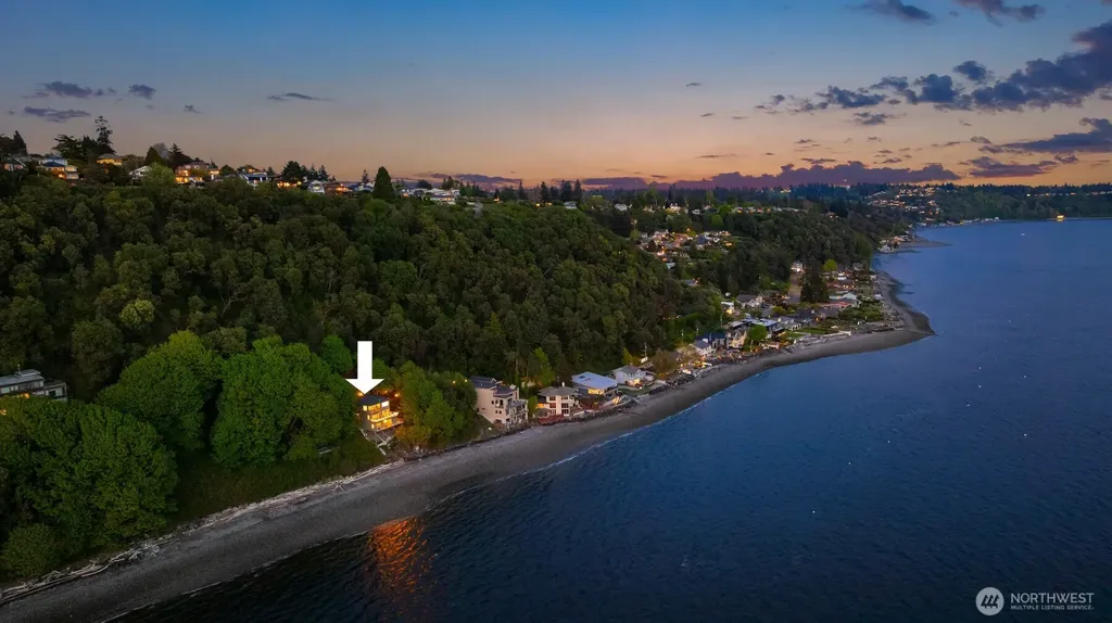10835 Arroyo Beach Place SW Seattle WA 98146