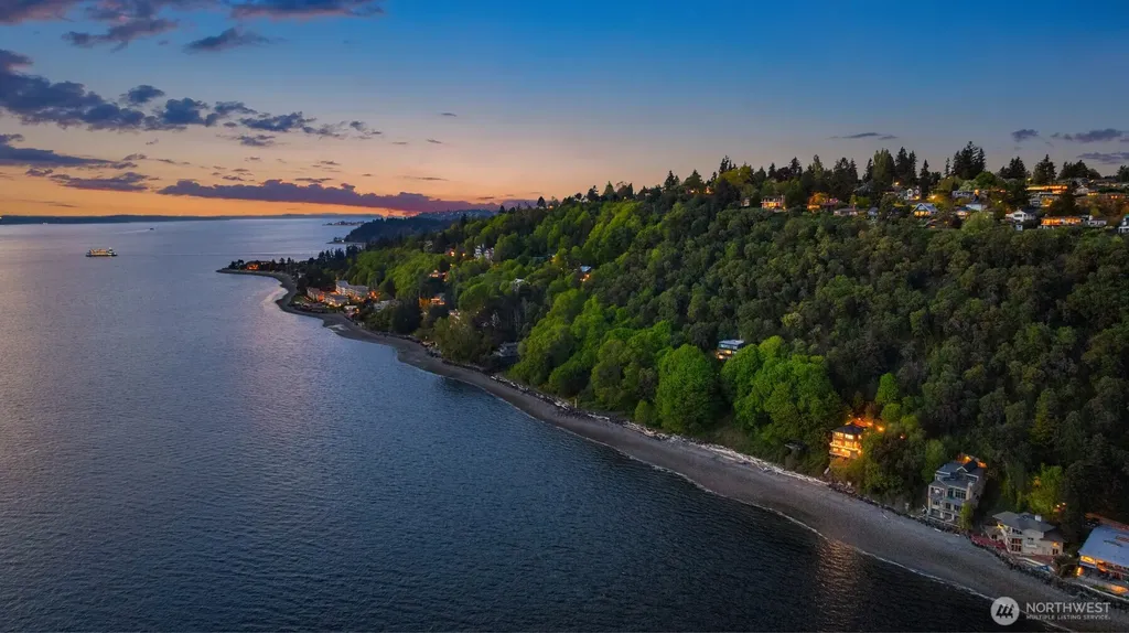 10835 Arroyo Beach Place SW Seattle WA 98146