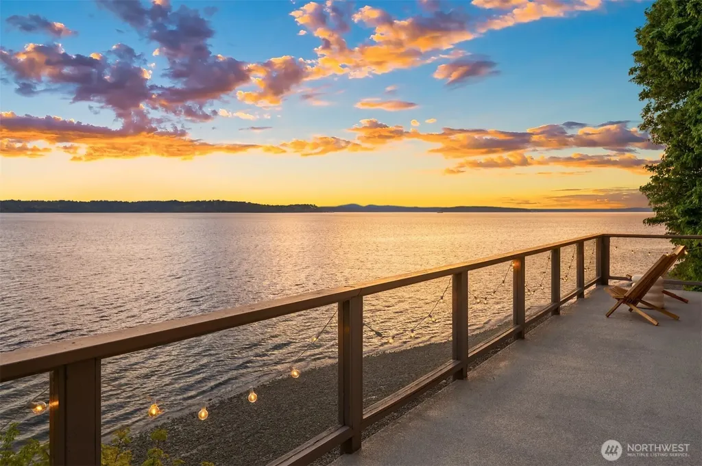10835 Arroyo Beach Place SW Seattle WA 98146