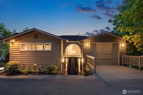 10835 Arroyo Beach Place SW Seattle WA 98146