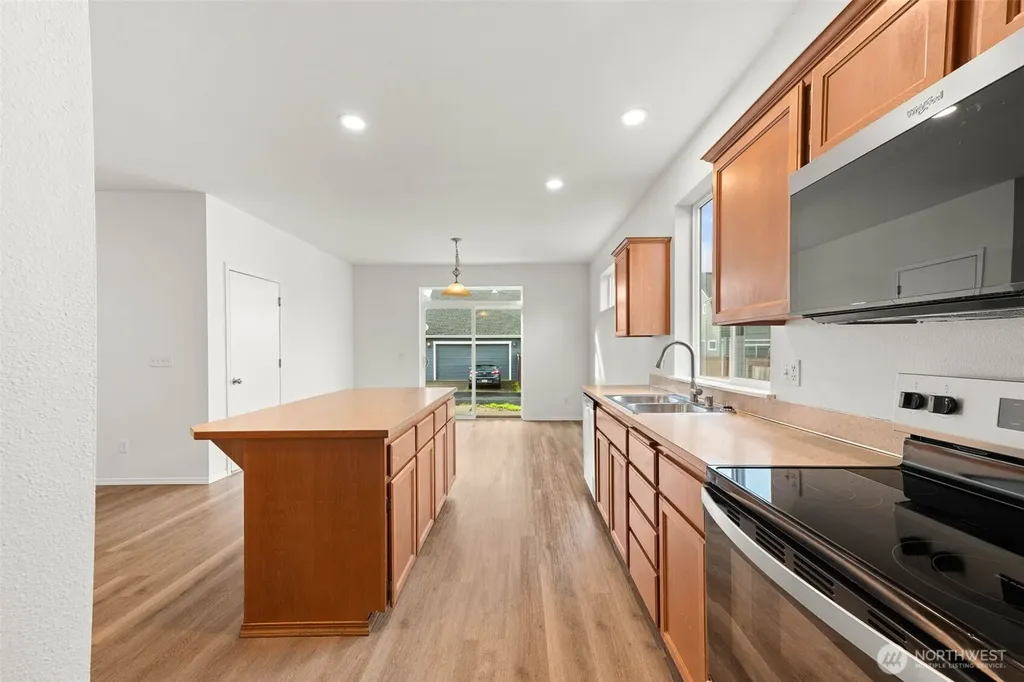 202 Hawk Avenue SW Orting WA 98360