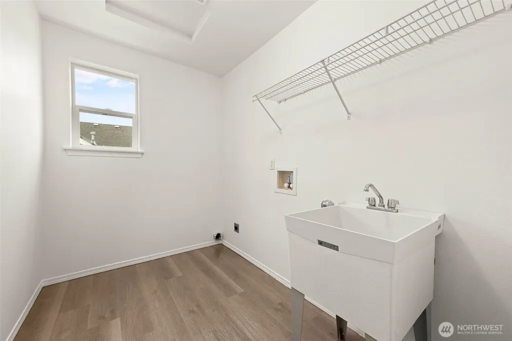 202 Hawk Avenue SW Orting WA 98360