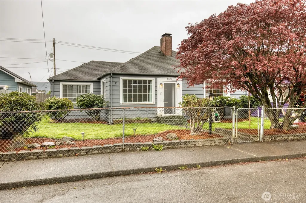 1509 Cherry Street Aberdeen WA 98520