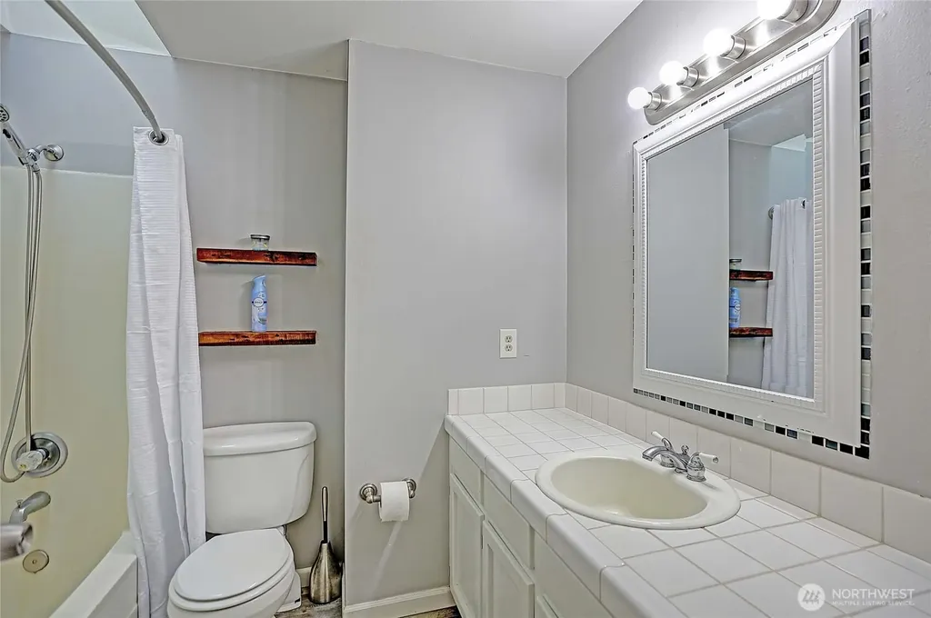2180 Westwood Place Oak Harbor WA 98277