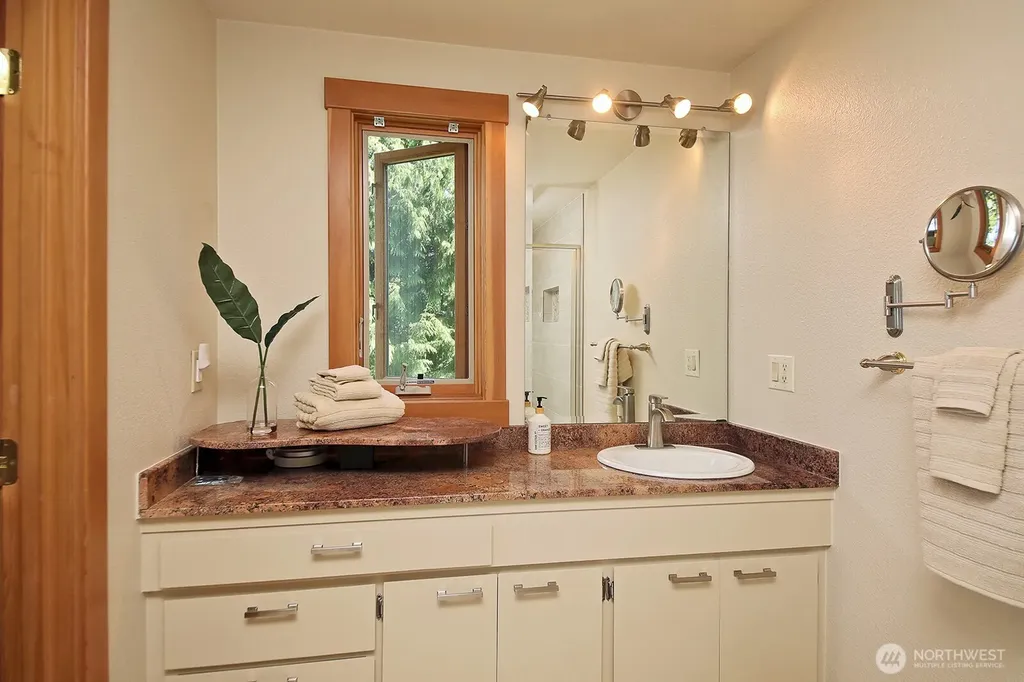 3146 Spahr Road Greenbank WA 98253