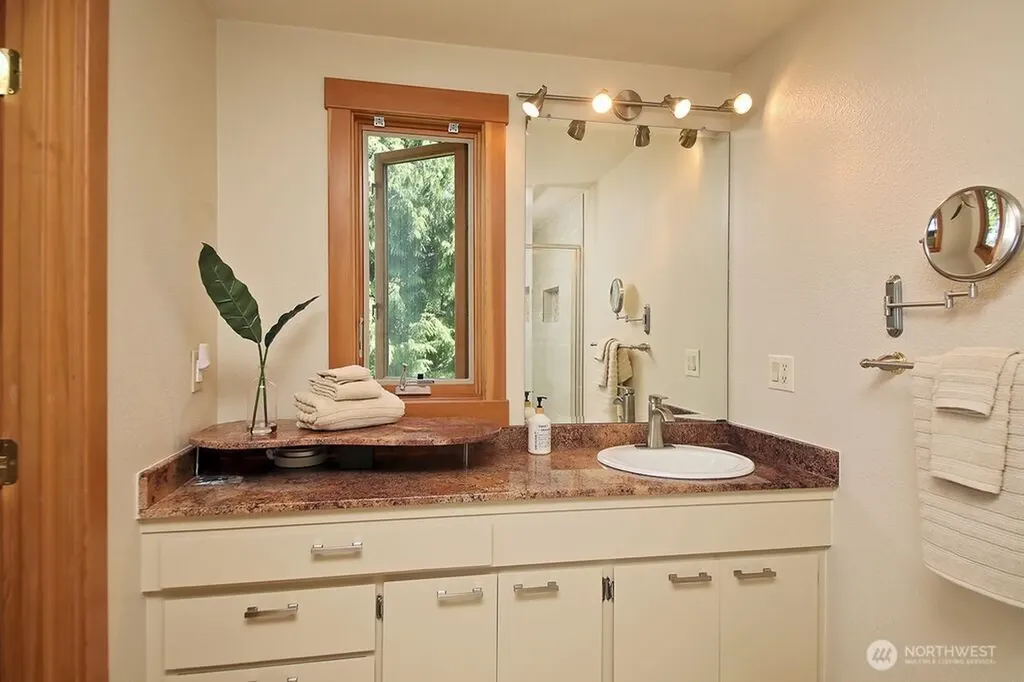 3146 Spahr Road Greenbank WA 98253