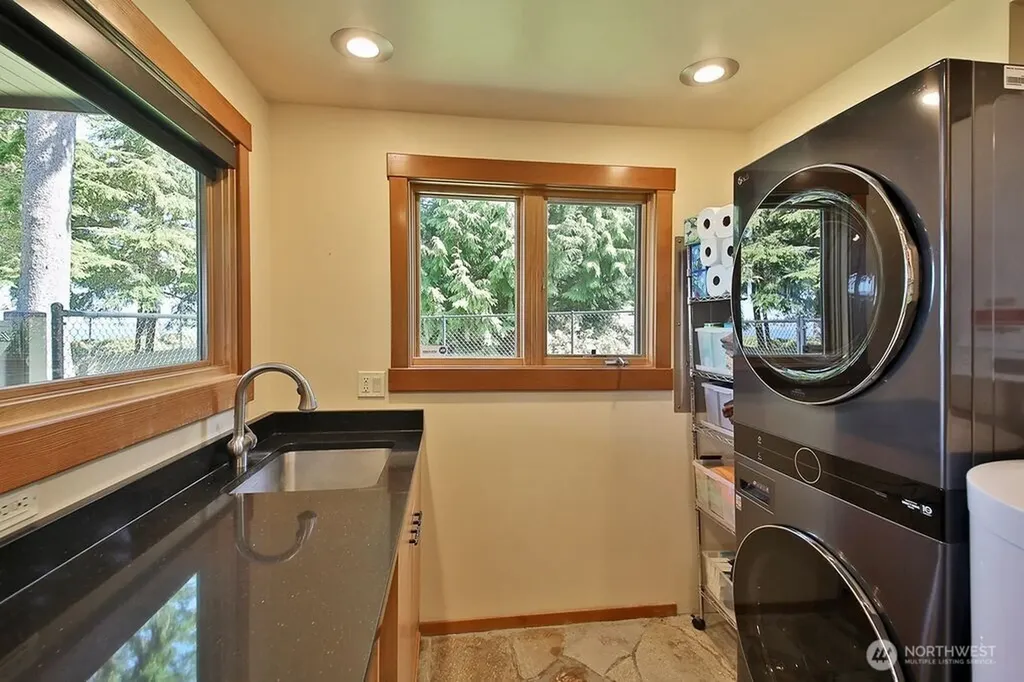 3146 Spahr Road Greenbank WA 98253