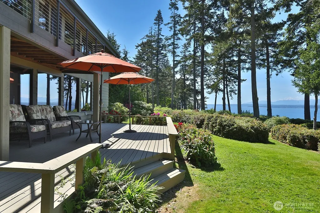 3146 Spahr Road Greenbank WA 98253