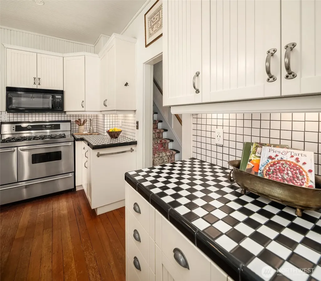 13437 Vashon Highway SW Vashon WA 98070