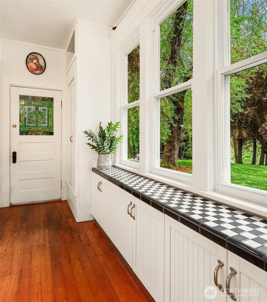 13437 Vashon Highway SW Vashon WA 98070