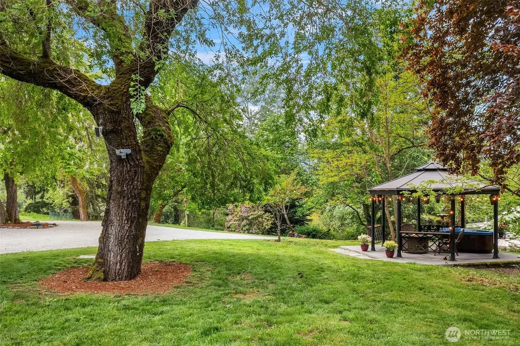 13437 Vashon Highway SW Vashon WA 98070