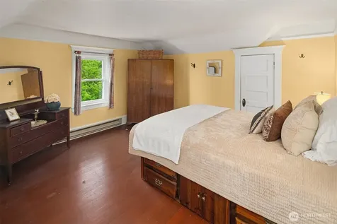 13437 Vashon Highway SW Vashon WA 98070