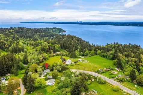 13437 Vashon Highway SW Vashon WA 98070