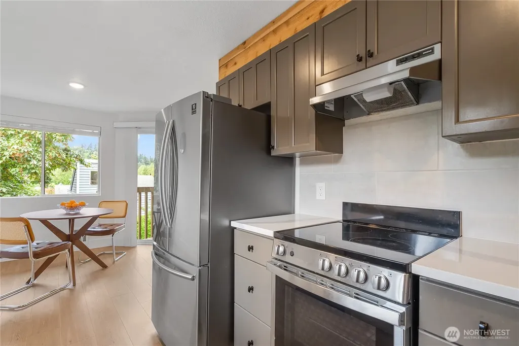10320 SE 6th Street Bellevue WA 98004
