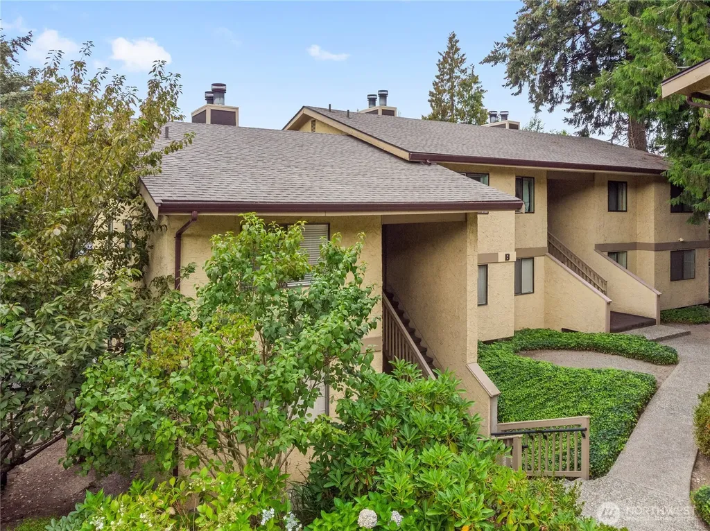 10320 SE 6th Street Bellevue WA 98004
