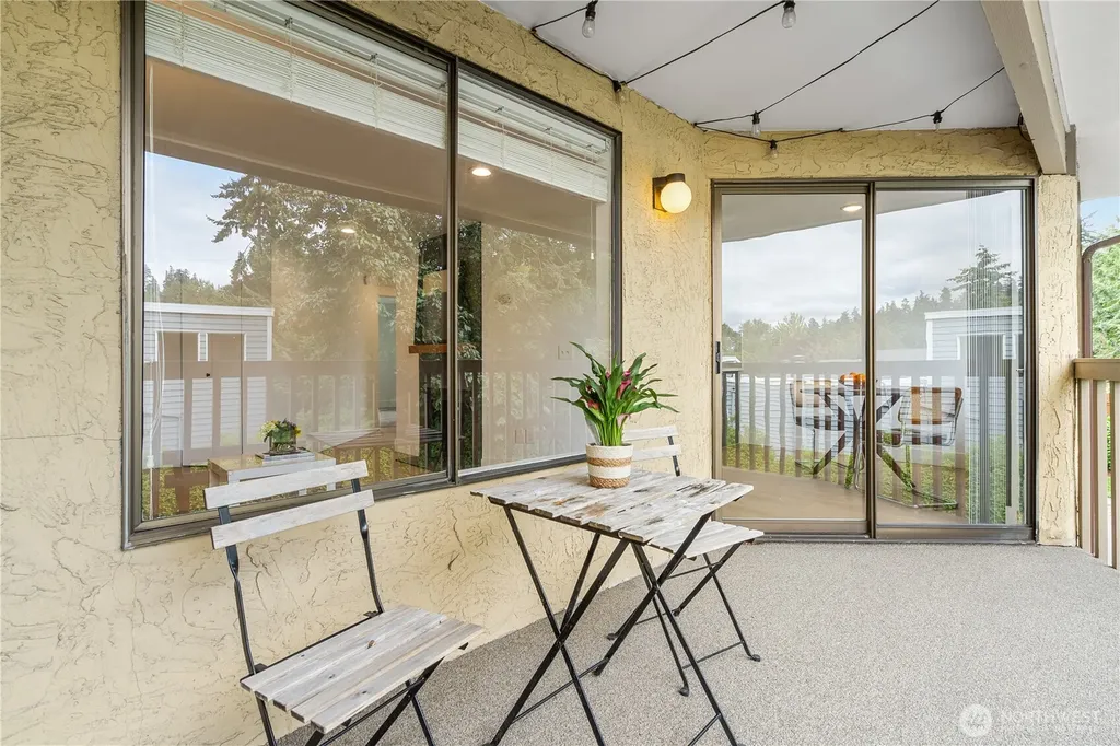 10320 SE 6th Street Bellevue WA 98004
