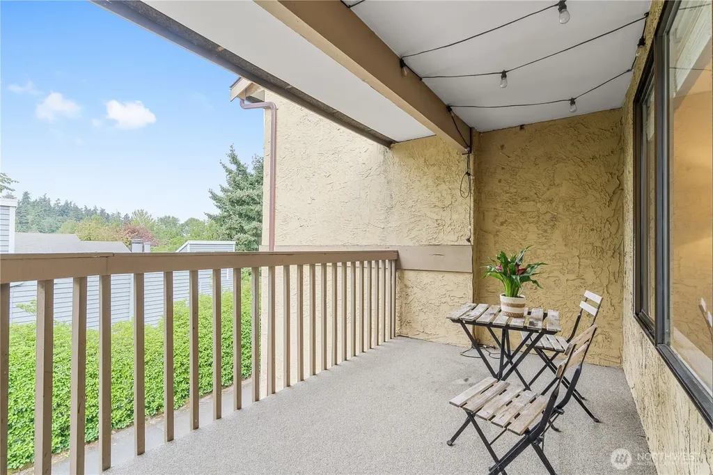 10320 SE 6th Street Bellevue WA 98004